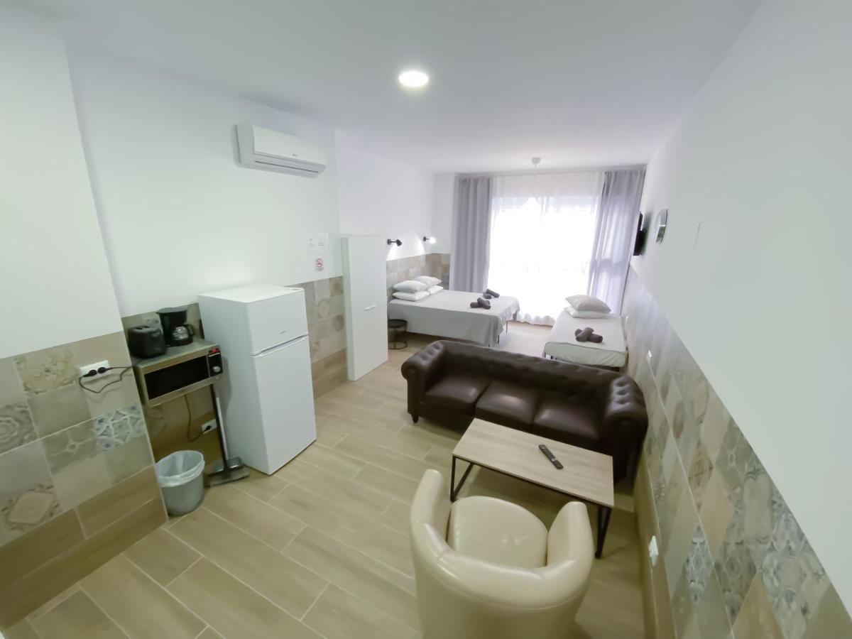 קלפה Apartamentos Pueblo Mar מראה חיצוני תמונה